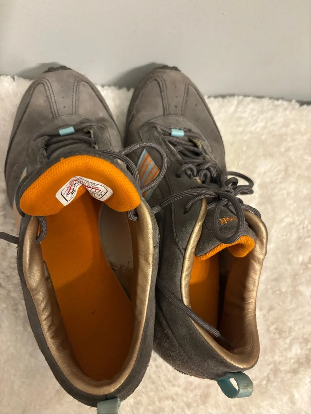 Reebok low profile